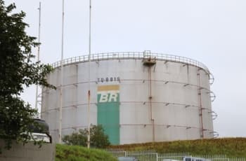 Petrobras tenta vender Braskem e Deten para deixar área petroquímica