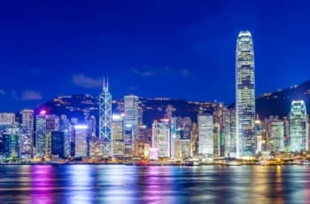 Ásia: mercados fecham em alta; Hong Kong foi exceção, com a saída da Didi de NY