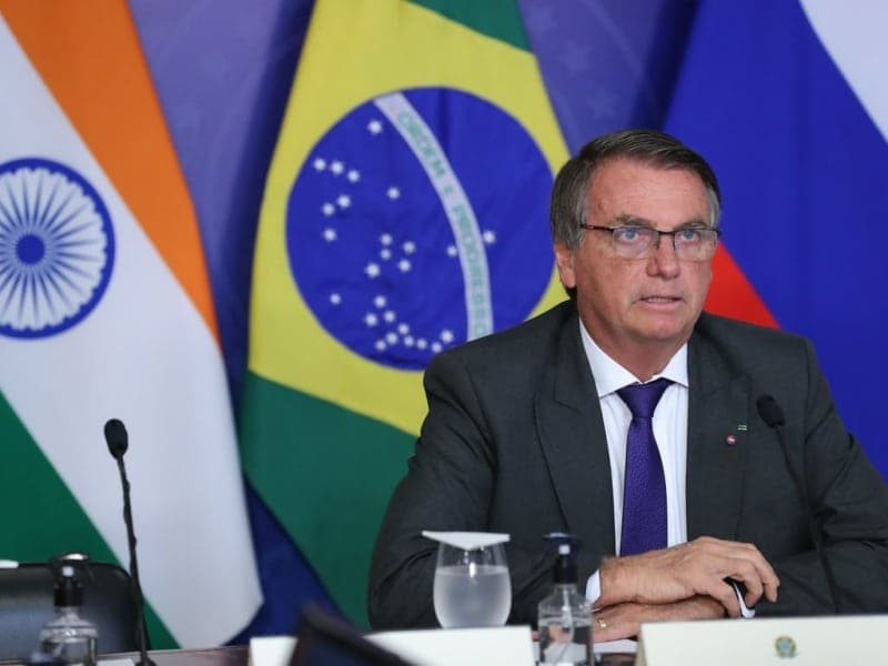 Bolsonaro veta R$ 3,1 bi do Orçamento e sanciona verba para reajuste de servidor