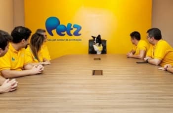 Ações da Petz disparam mais de 7% após anúncio de aquisição da Petix, dona da marca SuperSecão